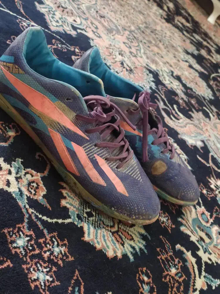 کفش فوتسال نو|کیف، کفش، کمربند|زابل, |دیوار