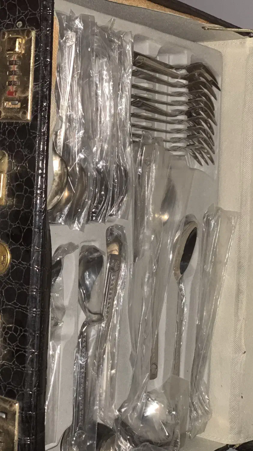 سرویس قاشق چنگال ۲۴نفره ورساچه|ظروف سرو و پذیرایی|تهران, تهرانپارس غربی|دیوار