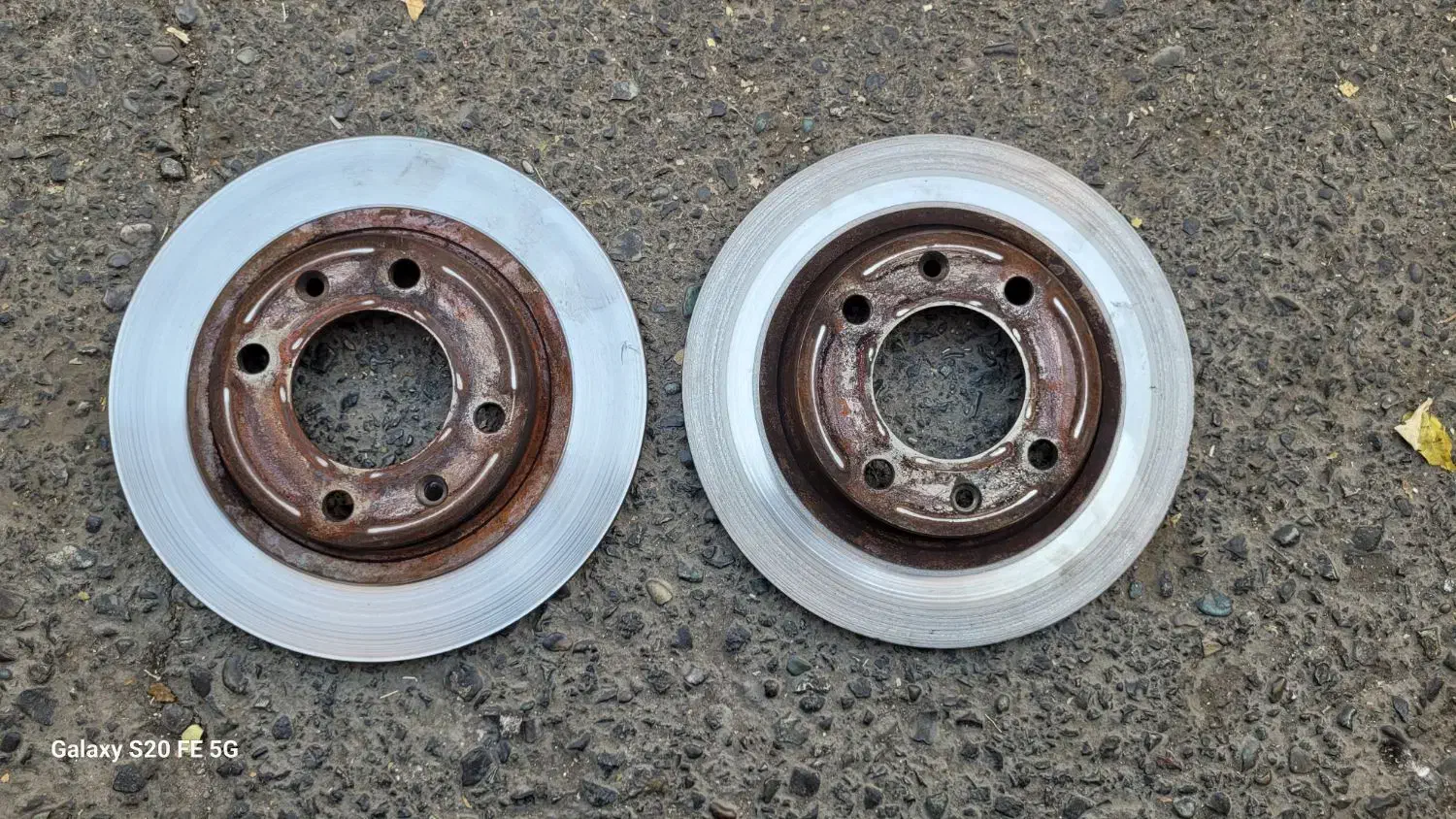 دیسک ترمز و لنت چرخ عقب ۲۰۷  فابریک دست دوم|قطعات یدکی و لوازم جانبی|تهران, آسمان|دیوار