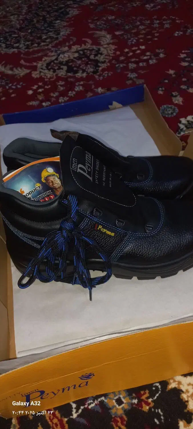 کفش ایمنی ولباس کار|کیف، کفش، کمربند|بوشهر, |دیوار