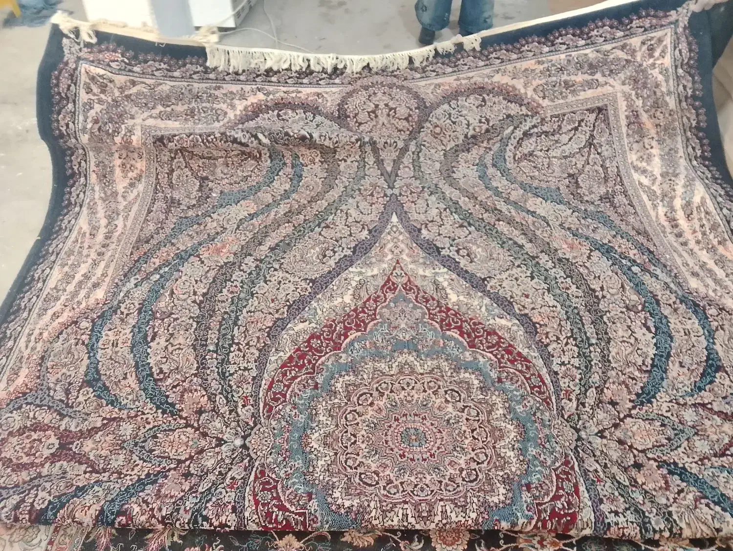 فرش در حد نو|فرش|نیشابور, باغ نو|دیوار