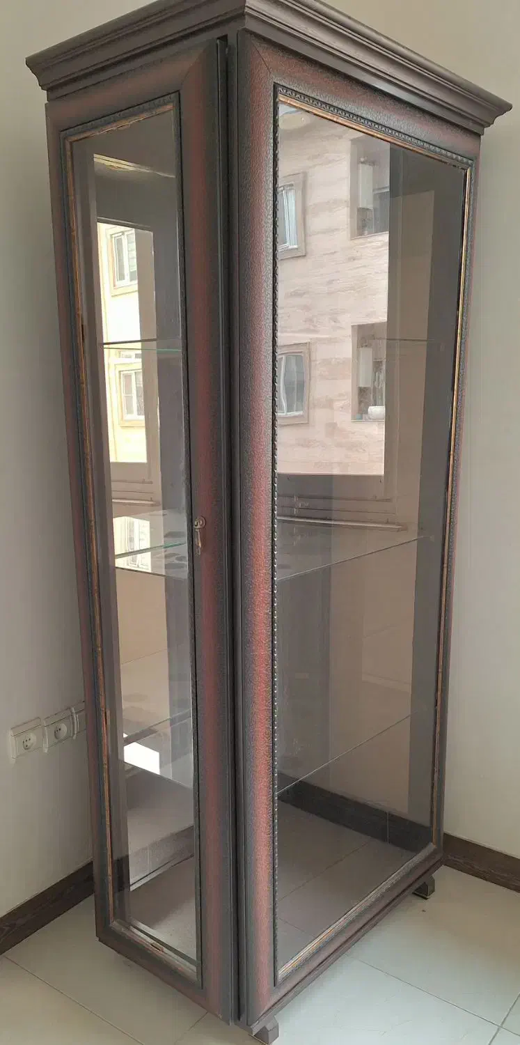 یک عدد بوفه  به همراه وتخت کودک آپادانا با تشک|بوفه، ویترین، کنسول|رشت, دیانتی|دیوار