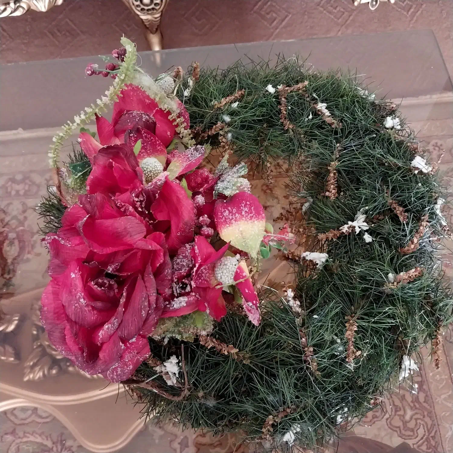 گل مصنوعی میخک و رز و کاج تزیئنیو گل شاخه ای|گل مصنوعی|اصفهان, شفق|دیوار