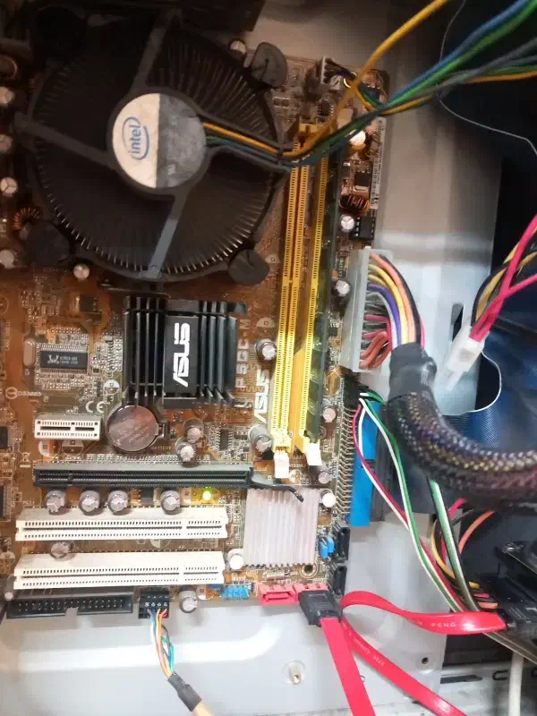 کیس ddr2|رایانه رومیزی|تهران, نازی‌آباد|دیوار