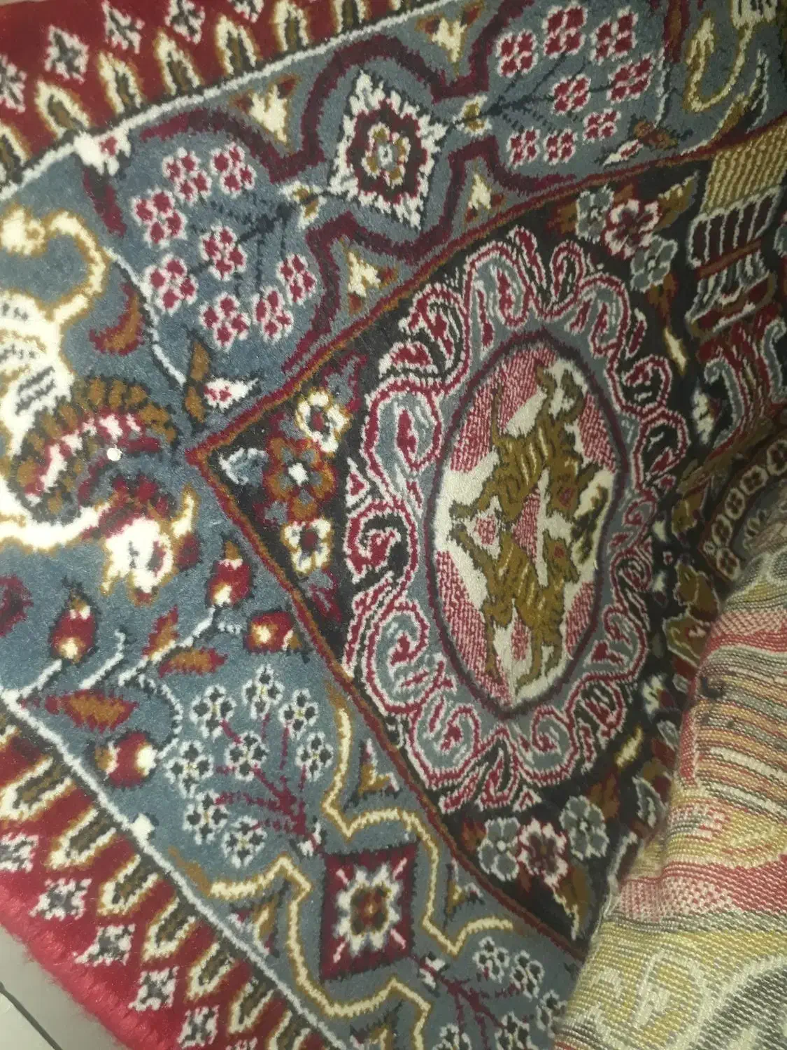 فرش دسته دوم ۱۲ متری ودو عدد پشتی دسته دوم|فرش|گرگان, |دیوار