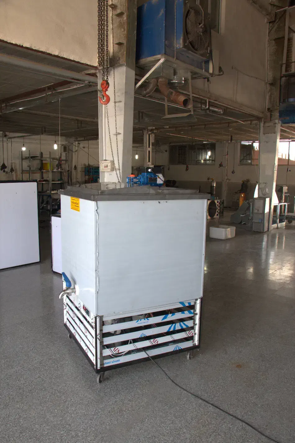 شیر سردکن500لیتری دو مخزن-نگهداری همزمان شیر و دوغ|ماشین‌آلات صنعتی|ارومیه, |دیوار