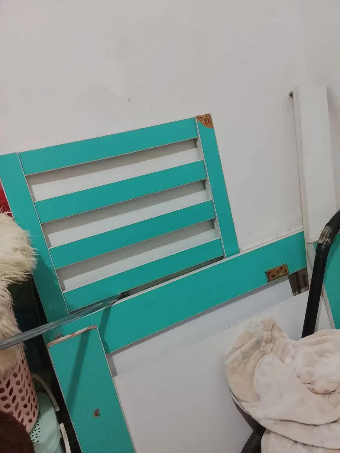 تخت کودک|تخت و صندلی بچه|بردسیر, |دیوار