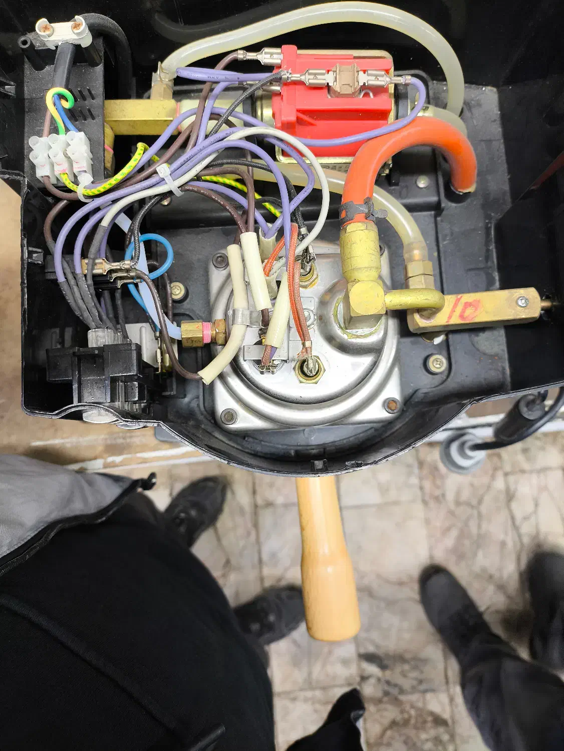 دستگاه قهوه ساز نیمه صنعتی برند Russell Hobbs|کافی‌شاپ و رستوران|مشهد, عامل|دیوار