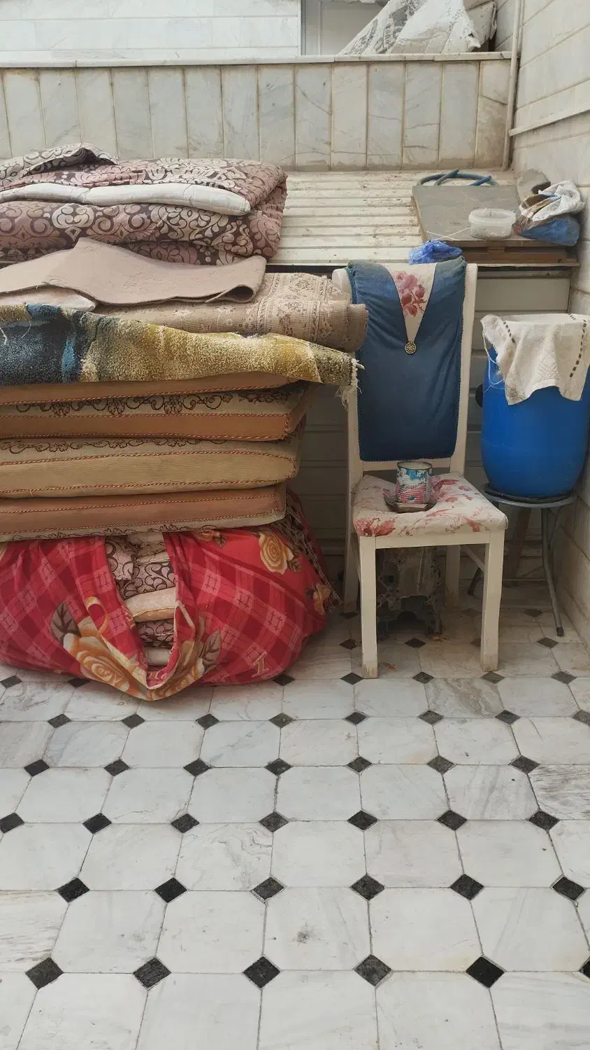 وسایل دست دوم .فرش.بالشت .پشتی .روفرشی همه باهمه|حراج|قم, شهرک شهرداری|دیوار