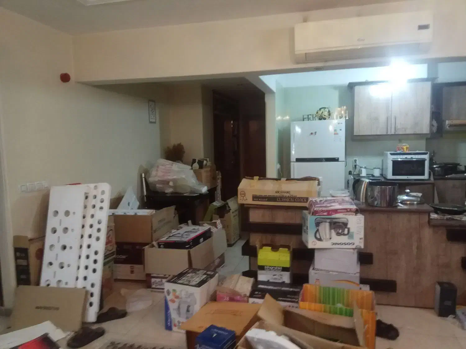 کارگر هستم اسباب حمل بار اثاث باربری جابجایی|خدمات حمل و نقل|کاشان, دروازه فین|دیوار