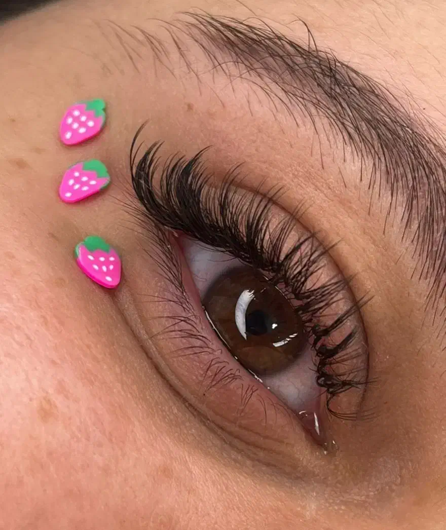 اکستنشن مژه|خدمات آرایشگری و زیبایی|اصفهان, مرداویج|دیوار