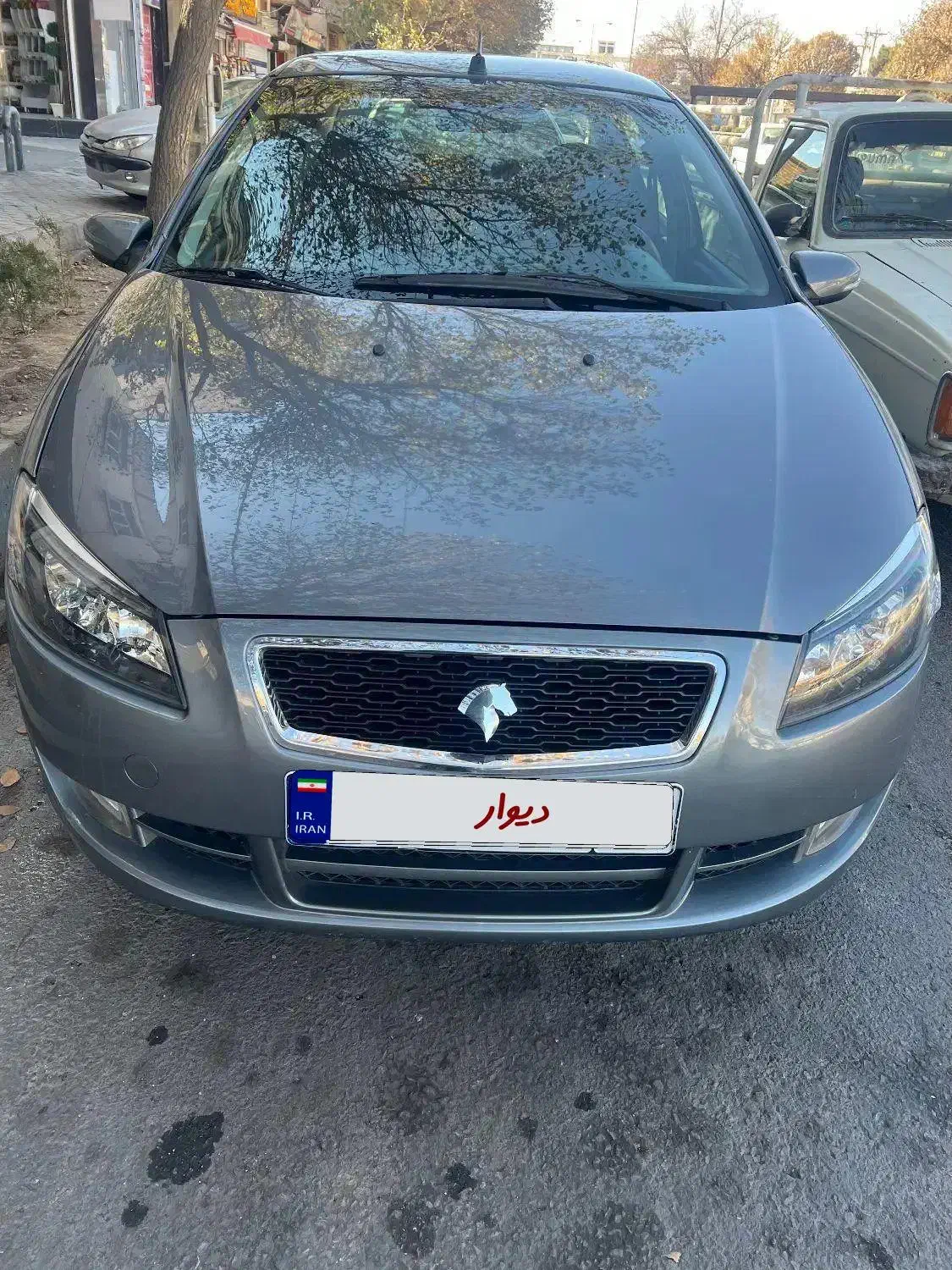 راناپلاس ۱۴۰۱ خاکستری کم کارکرد|خودرو سواری و وانت|اصفهان, کوی ولی عصر|دیوار