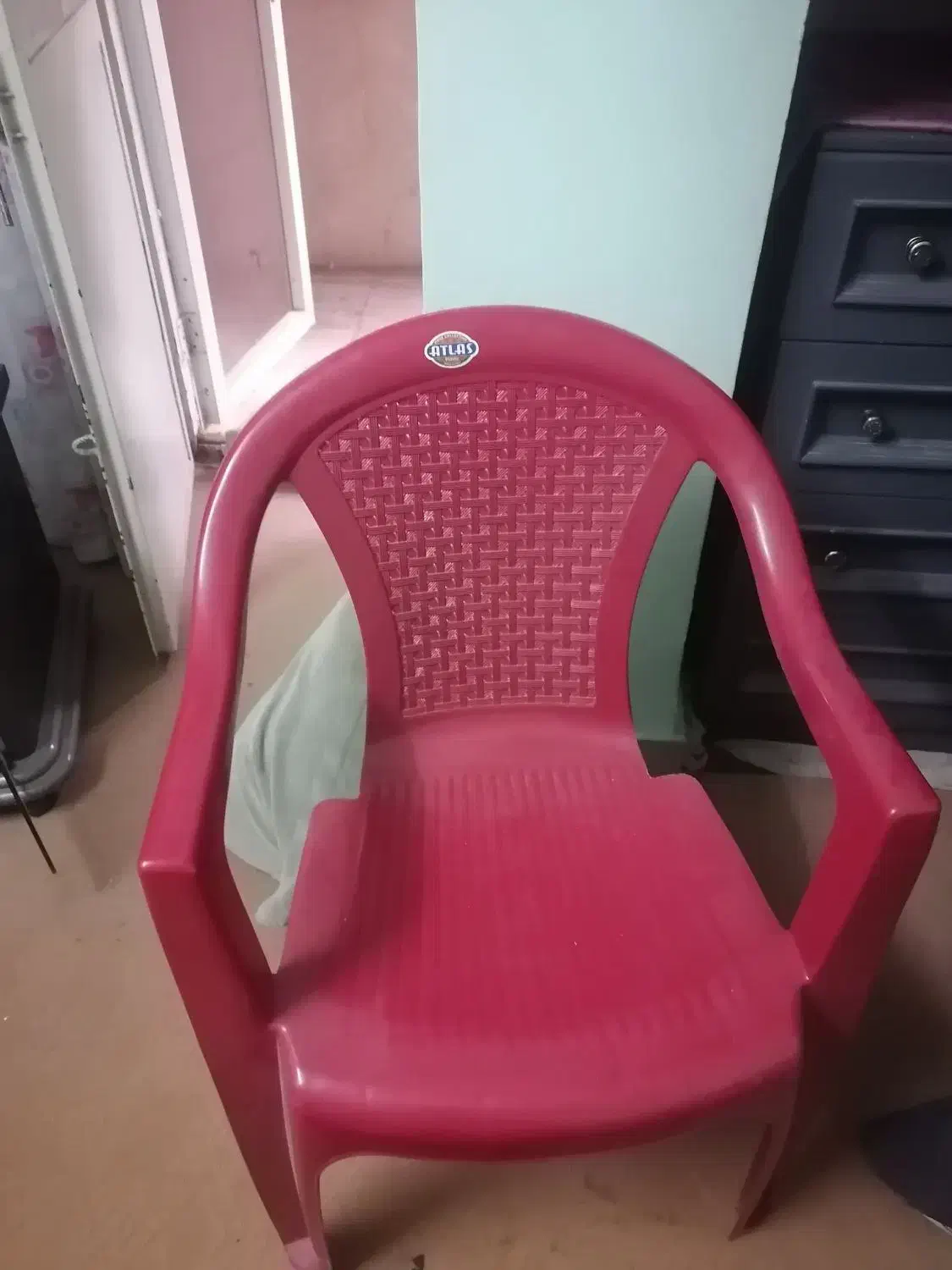 صندلی پلاستیکی|صندلی و نیمکت|شیراز, پانصد دستگاه ارتش|دیوار