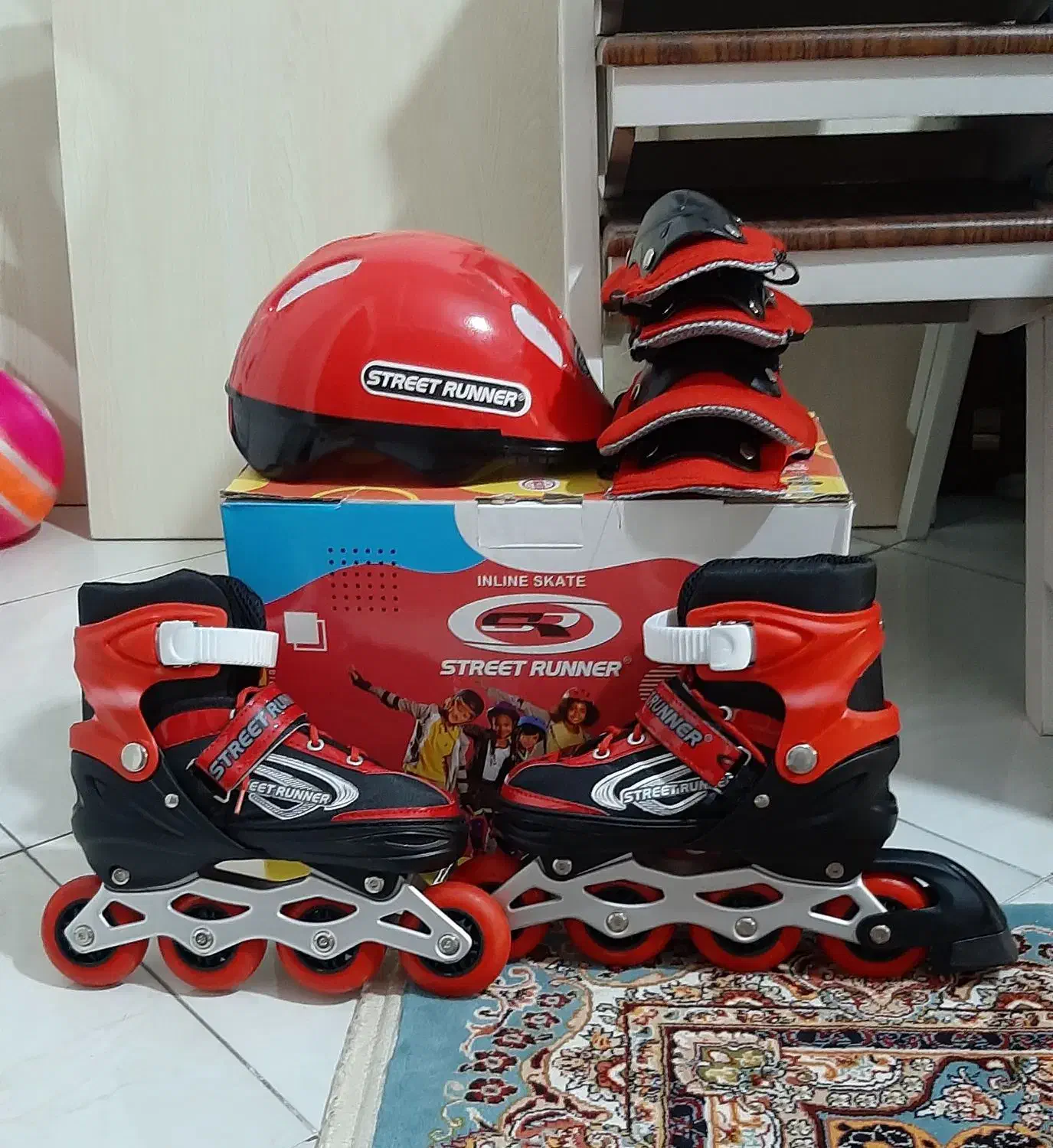 کفش اسکیت با کلاه وزانوبند وآرنج بند نو|دوچرخه، اسکیت، اسکوتر|تهران, خلیج فارس|دیوار