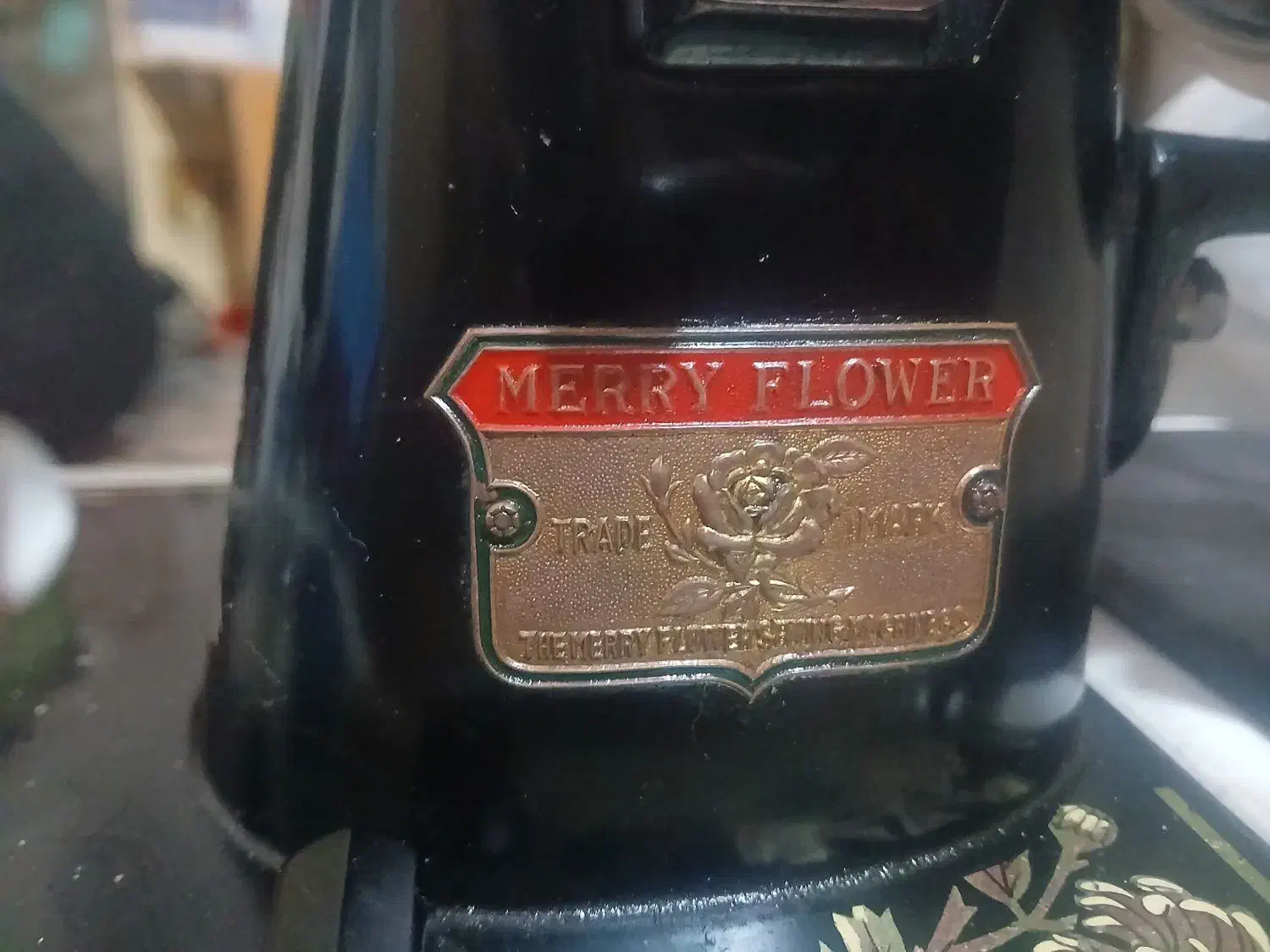 چرخ خیاطی رزقدیمی|چرخ خیاطی و ریسندگی|نهاوند, |دیوار