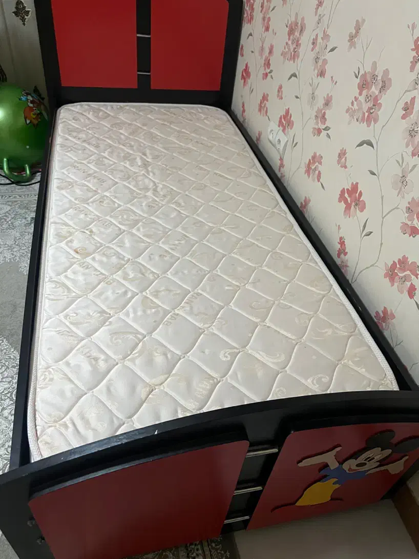 تخت نوجوان با تشک در حد نو|تخت و سرویس خواب|مرند, |دیوار