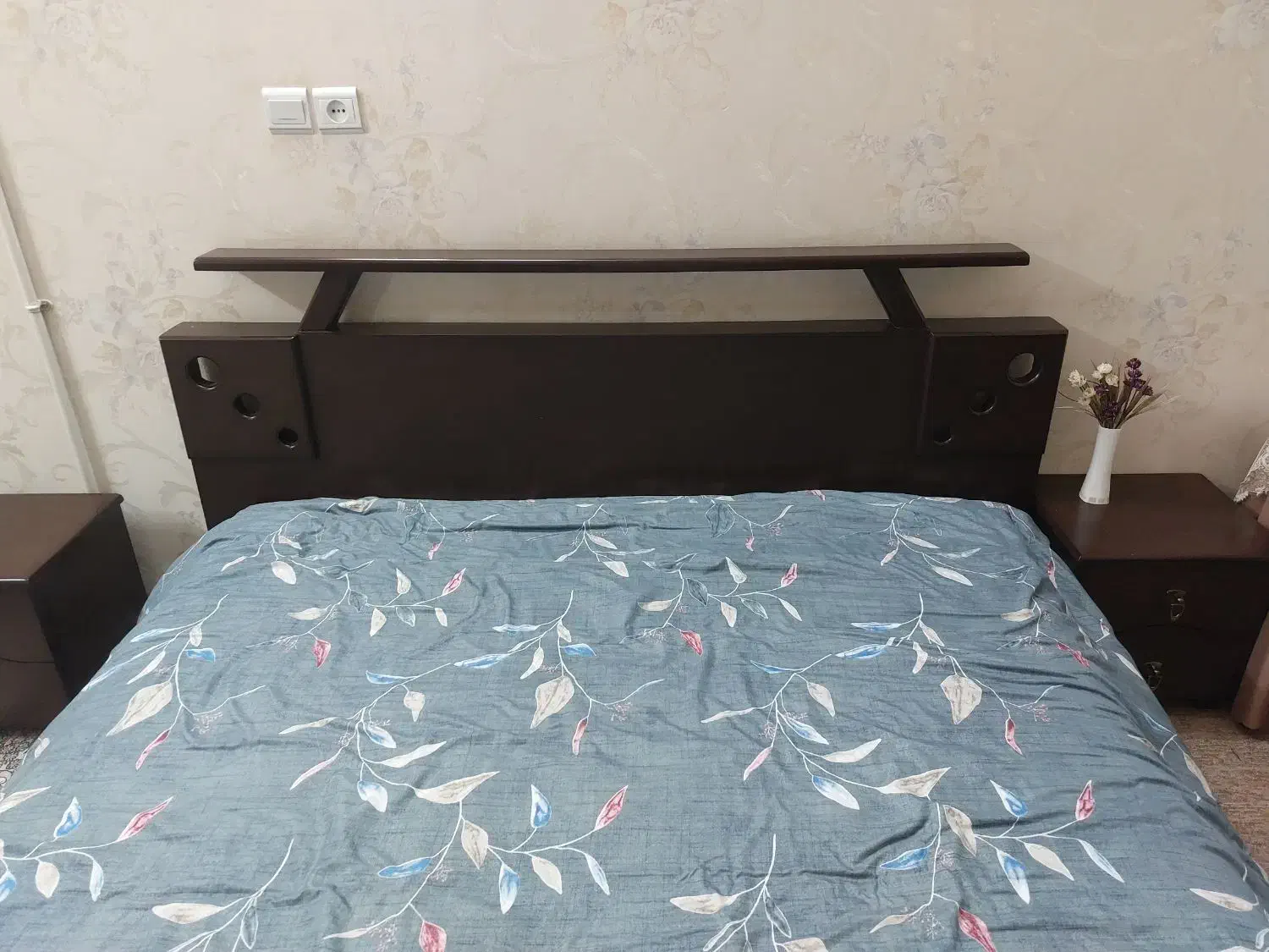 تخت خواب دو نفره با تشک|تخت و سرویس خواب|میبد, |دیوار