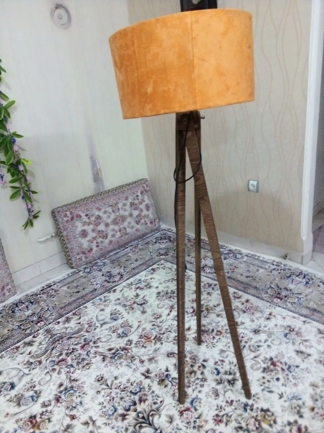 اباژور|چراغ خواب و آباژور|تهران, خاک سفید|دیوار