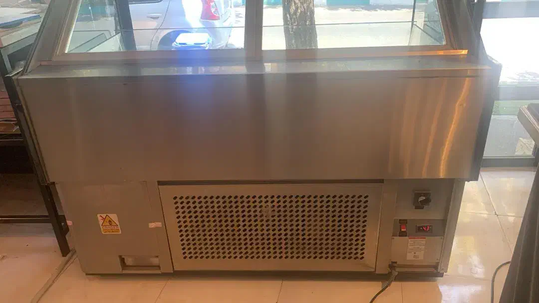 یخچال تاپینگ بستنی ایران صنعت دادگستر|کافی‌شاپ و رستوران|تهران, سازمان برنامه شمالی|دیوار