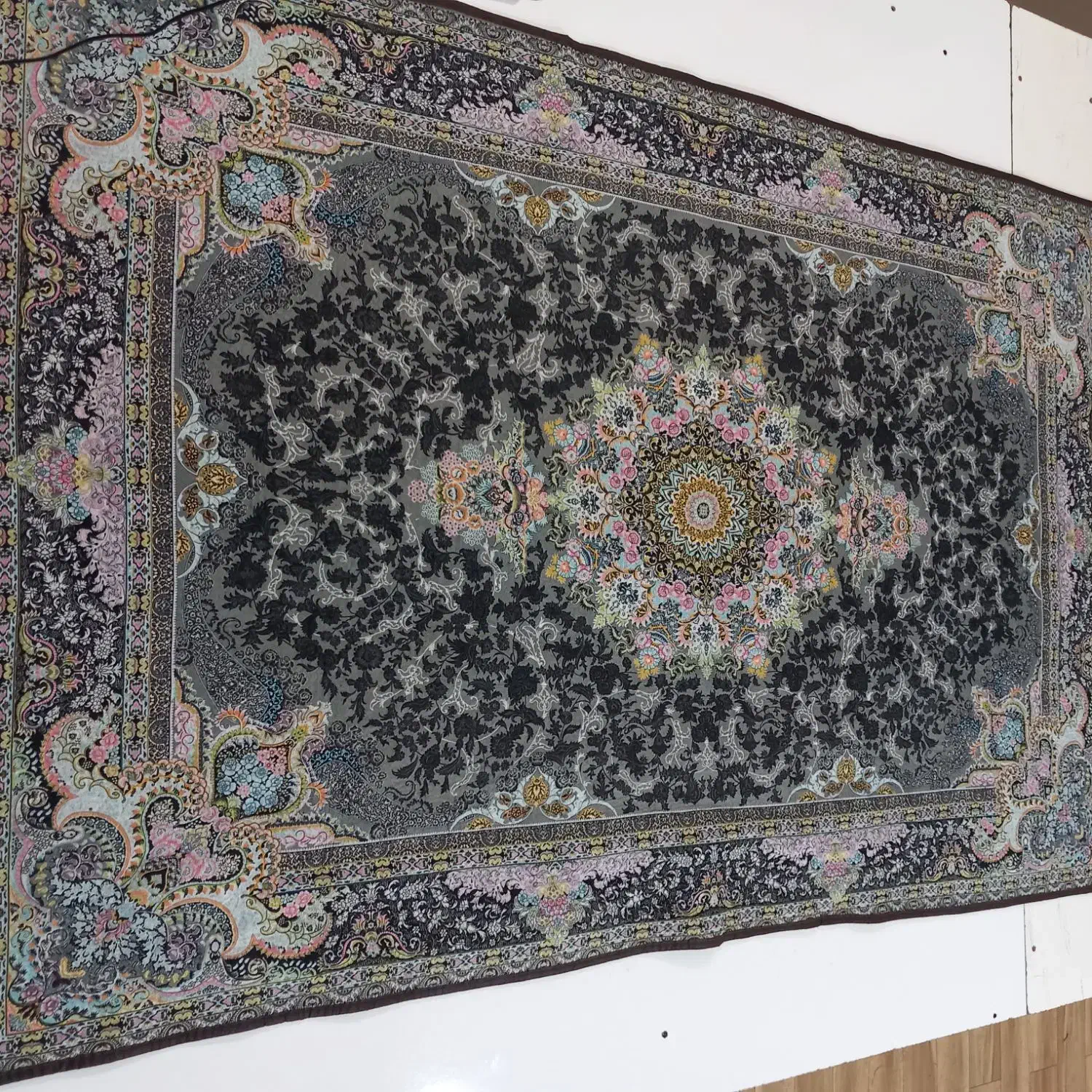 قالیچه|فرش|پاکدشت, حصار امیر|دیوار