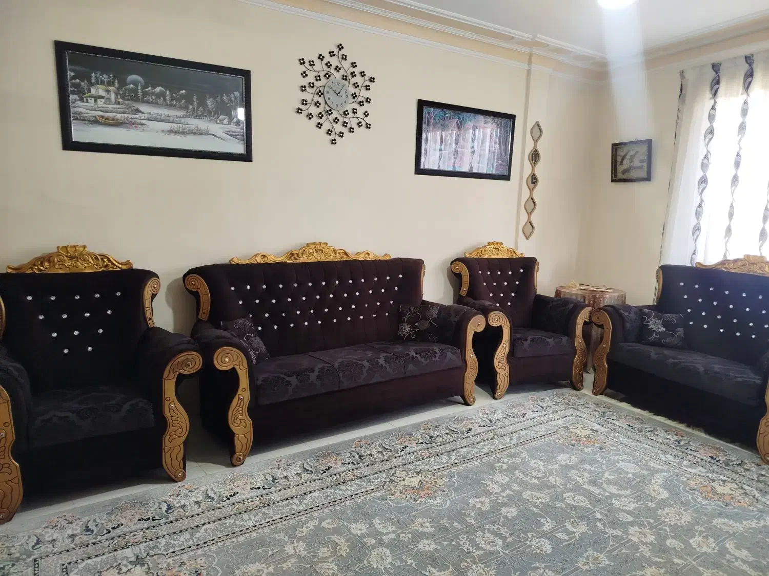 مبل ۹نفره سالم و تمیز|مبلمان خانگی و میز عسلی|شازند, |دیوار