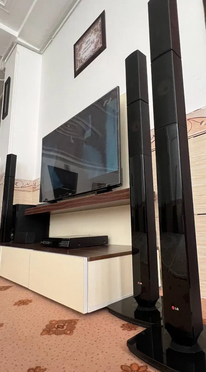 سینما خانواده LG و میز تلویزیون|سیستم صوتی خانگی|زنجان, |دیوار