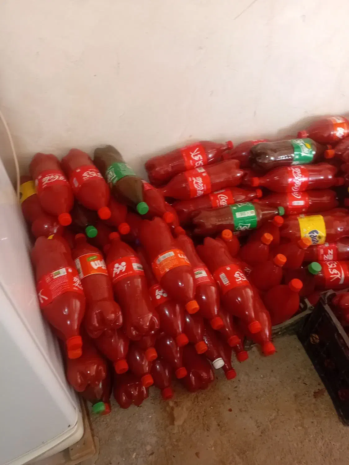 رب گوجه فرنگی|خوردنی و آشامیدنی|انگوت, |دیوار