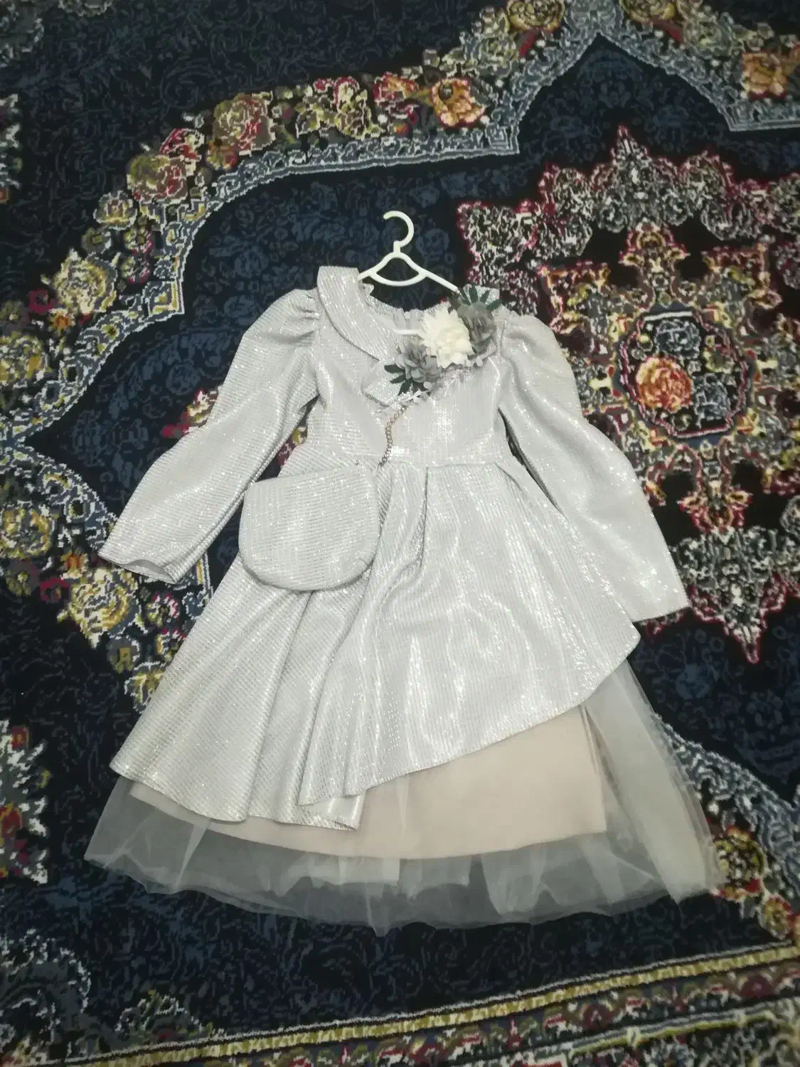 لباس مجلسی|لباس|مشهد, امیر|دیوار