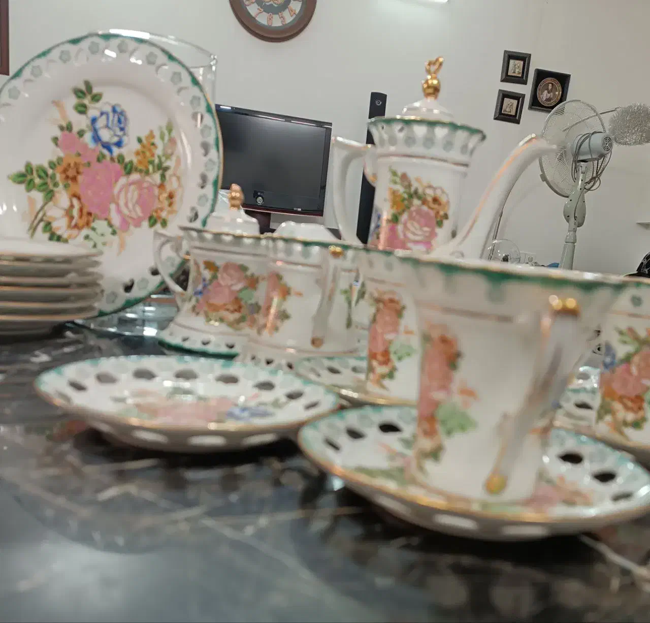 سرویس چایی خوری ایتالیایی و سرویس اکروپال فرانسوی|ظروف سرو و پذیرایی|مشهد, انصار|دیوار