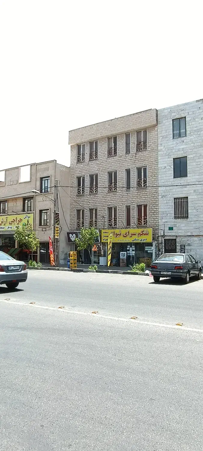 تجاری ، 25 متر ، بر خیابان داوری|اجارهٔ مغازه و غرفه|فردیس, داوری|دیوار