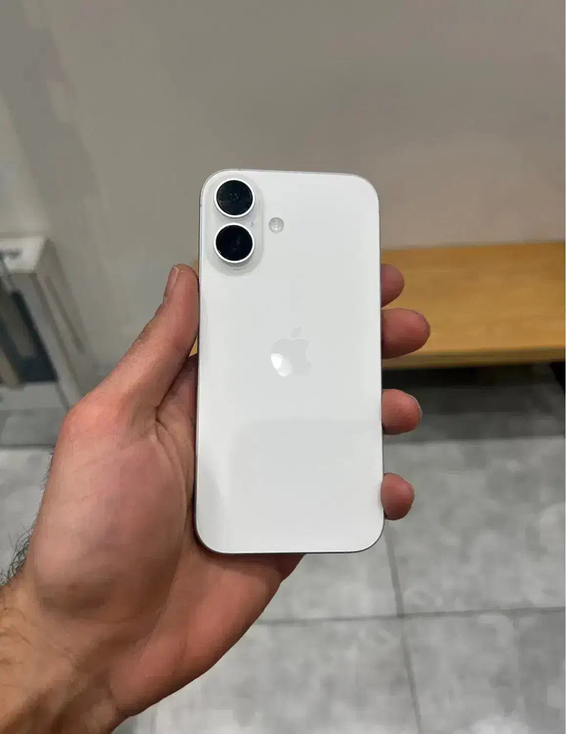 ایفون ۱۶نرمال|موبایل|پرند, فاز ۰|دیوار