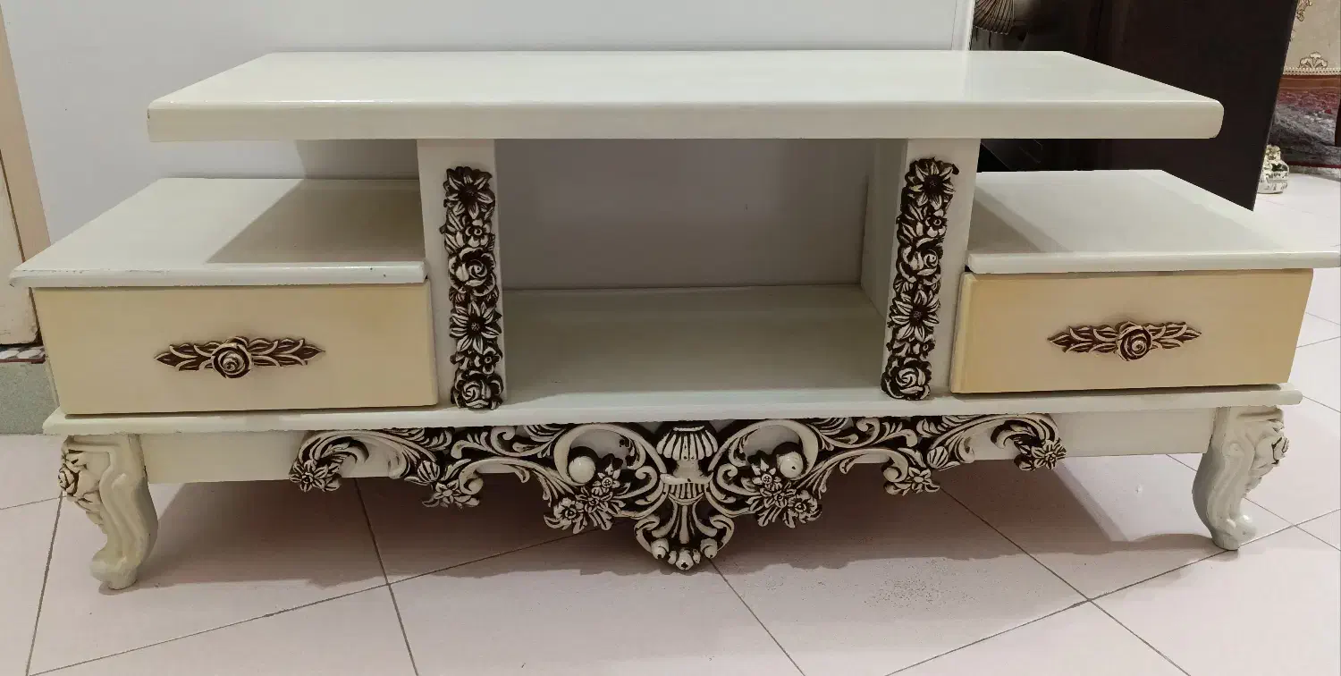 فروش فوری|میز تلویزیون|لاهیجان, شیشه گران|دیوار