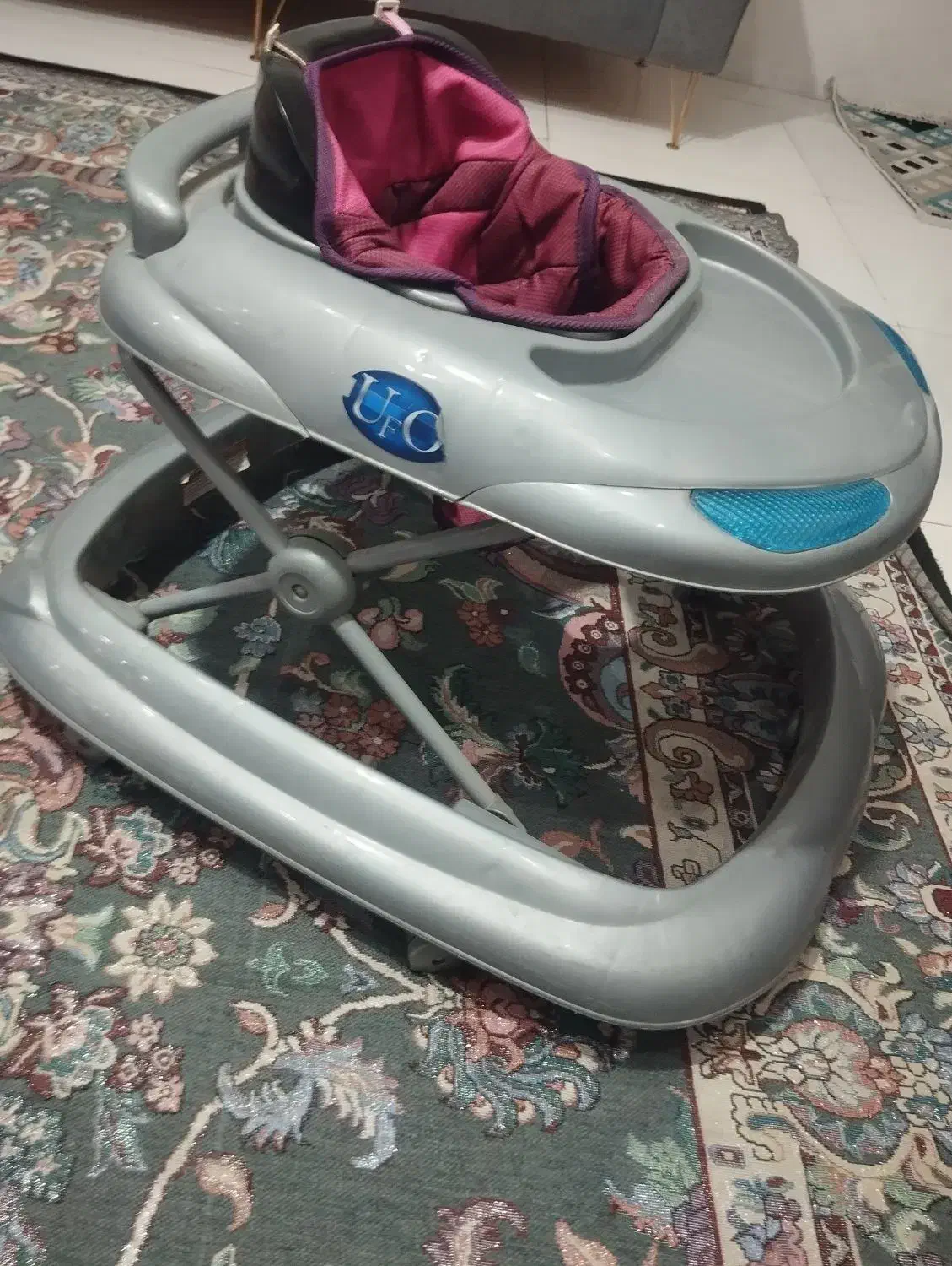 روروک بچه|کالسکه و لوازم جانبی|رباط‌کریم, نصیرشهر|دیوار