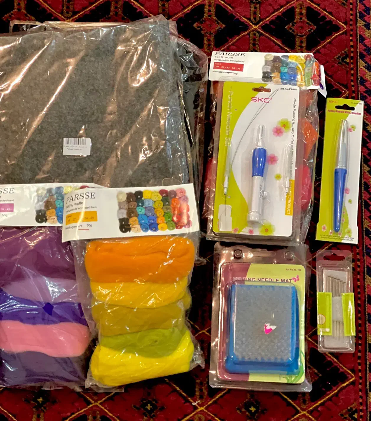 هنردستی،فلتینگ و سوزنکچهدوزی،الیاف،نمد،برس|لوازم خیاطی و بافتنی|بابلسر, |دیوار