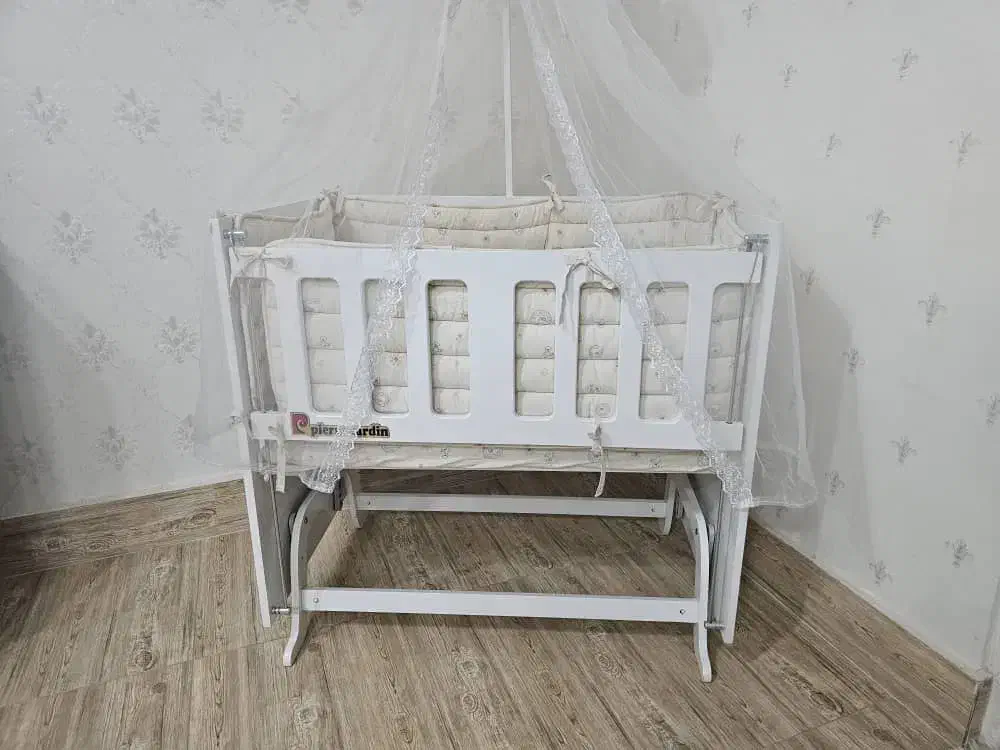 تخت کودک|تخت و صندلی بچه|فشاپویه, |دیوار