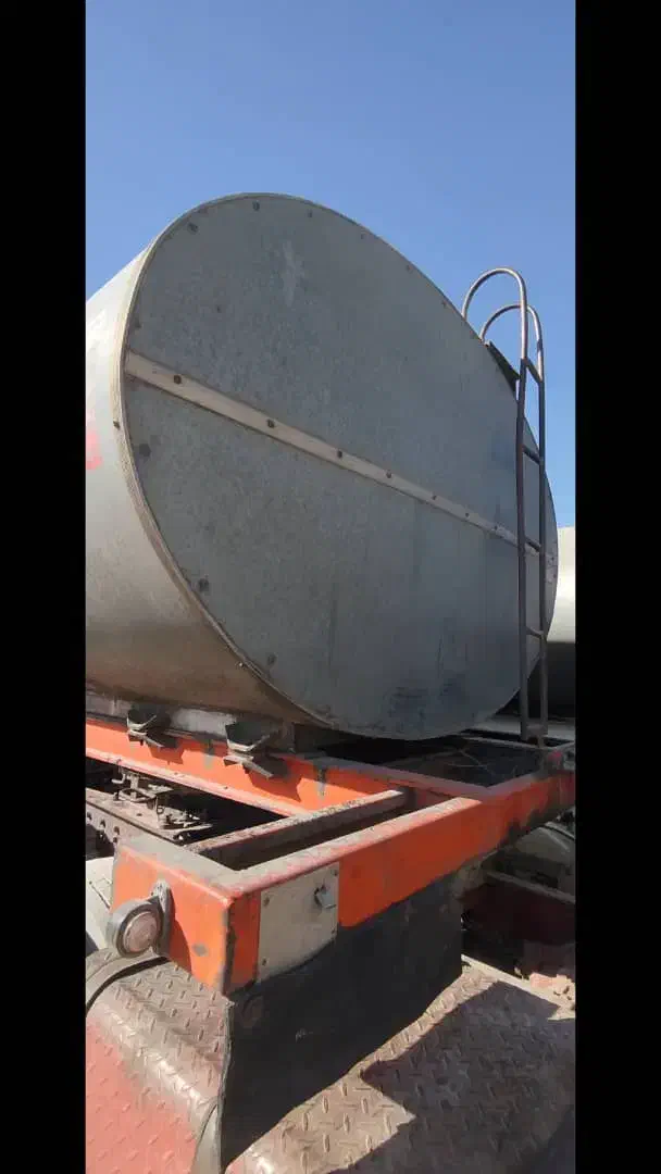 تانکرقیر|خودرو سنگین|برخوار, |دیوار