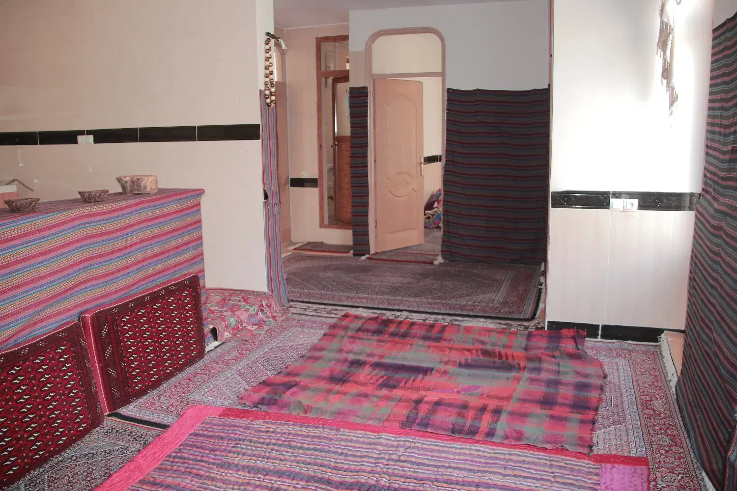 طبقه دوم بومگردی چشمه مارو داریان- استخر روباز|اجارهٔ کوتاه‌مدت آپارتمان و سوئیت|پاوه, |دیوار