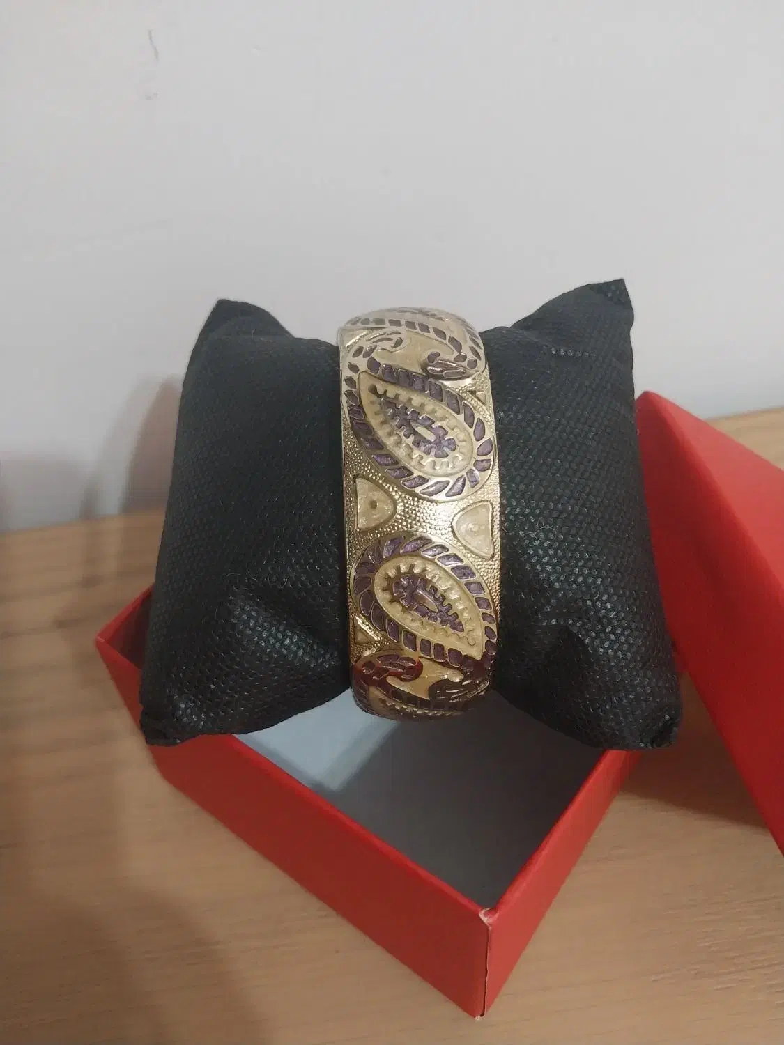 تکپوش روس|بدلیجات|رشت, کوی یخ|دیوار