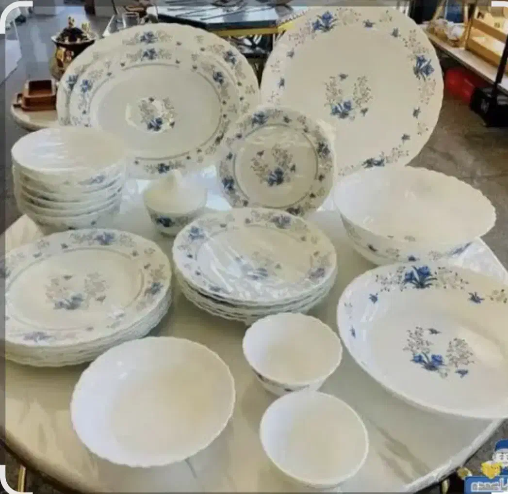 فروشگاه مرکزی  فروش انواع ظروف آشپزخانه|ظروف سرو و پذیرایی|شیراز, دباغ خانه|دیوار