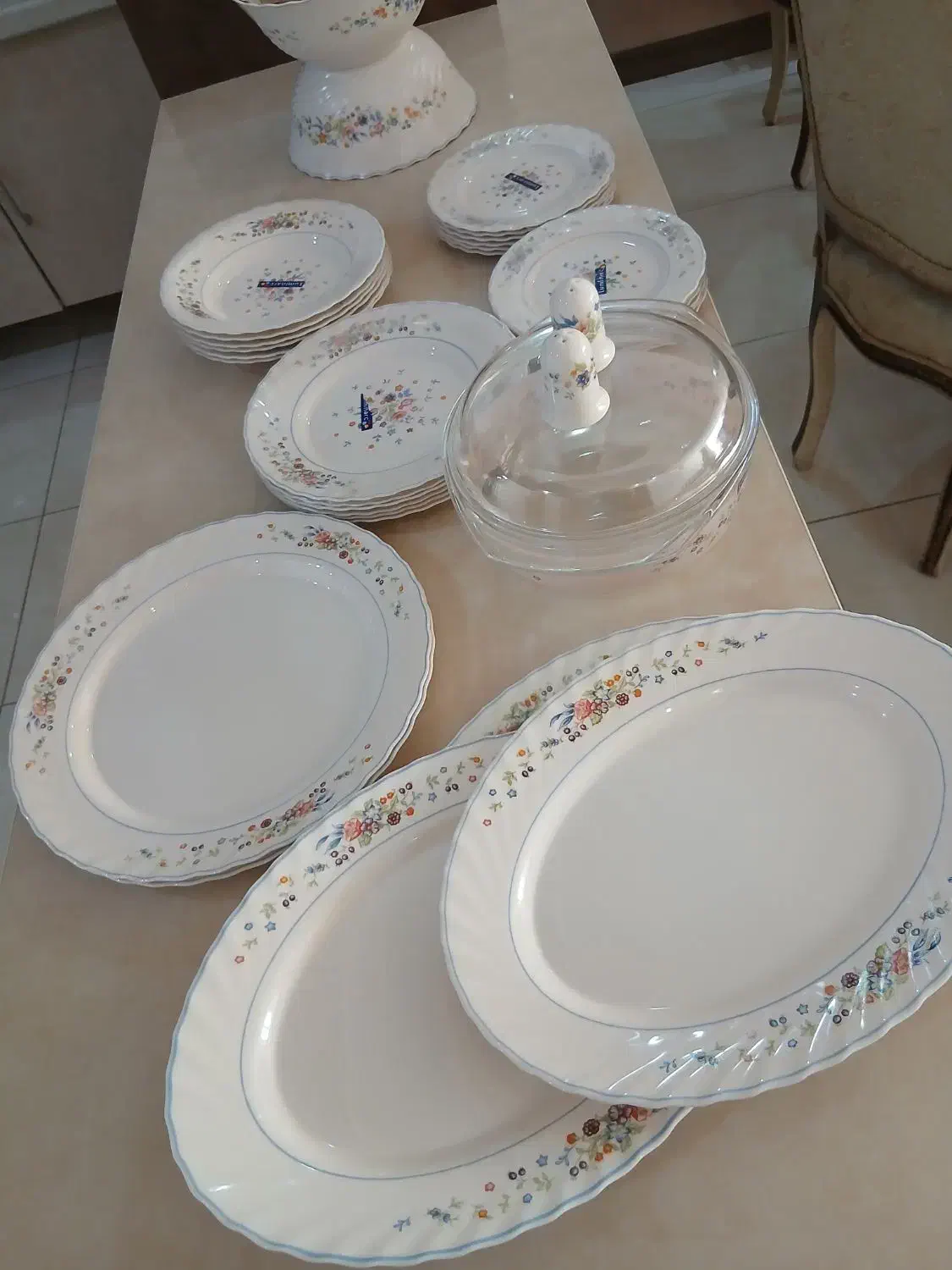 سرویس آرکوپال ویکتوریا فرانسه اصل|ظروف سرو و پذیرایی|شیراز, عفیف‌آباد|دیوار