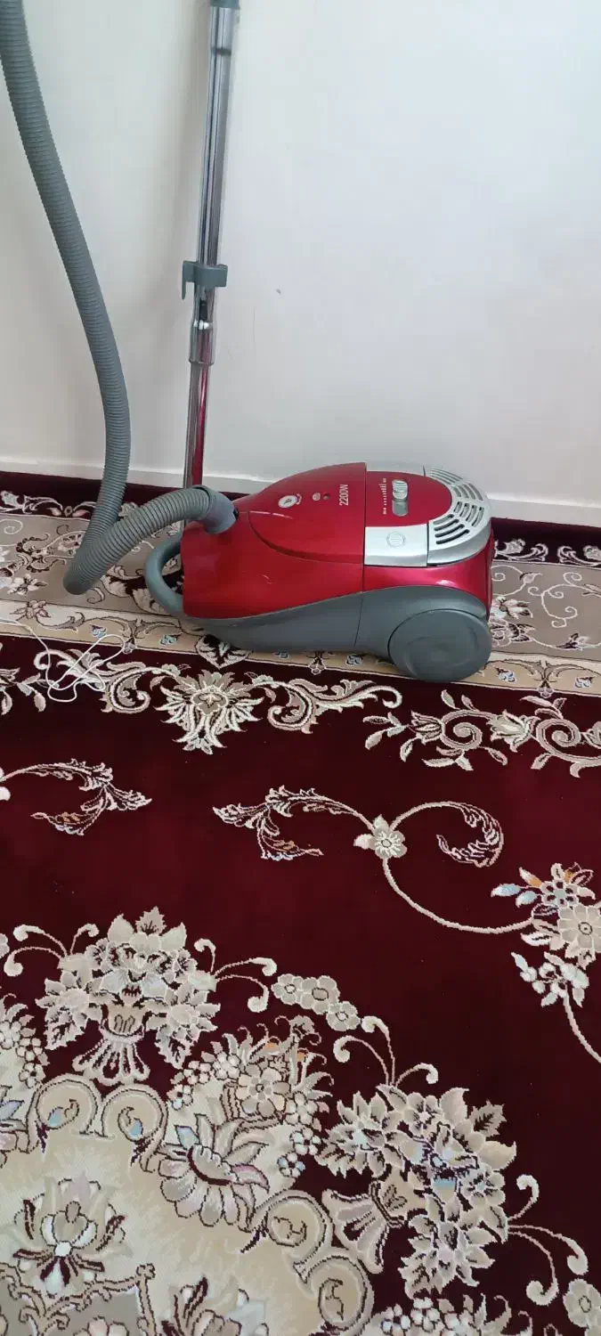 جارو برقی ۲۲۰۰ کارکرده کاملا سالم سالم|جاروبرقی، جارو شارژی، بخارشو|هشتگرد, شهرک مهستان ۲|دیوار