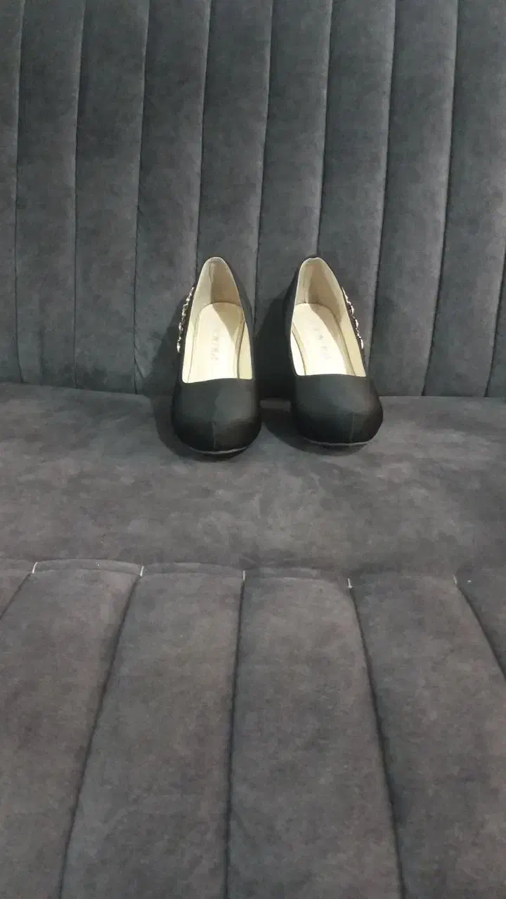 کفش مجلسی سایز ۳۹ قیمت ۵۰۰ هزارتومان|کیف، کفش، کمربند|نظرآباد, شهرک صنعتی سپهر|دیوار