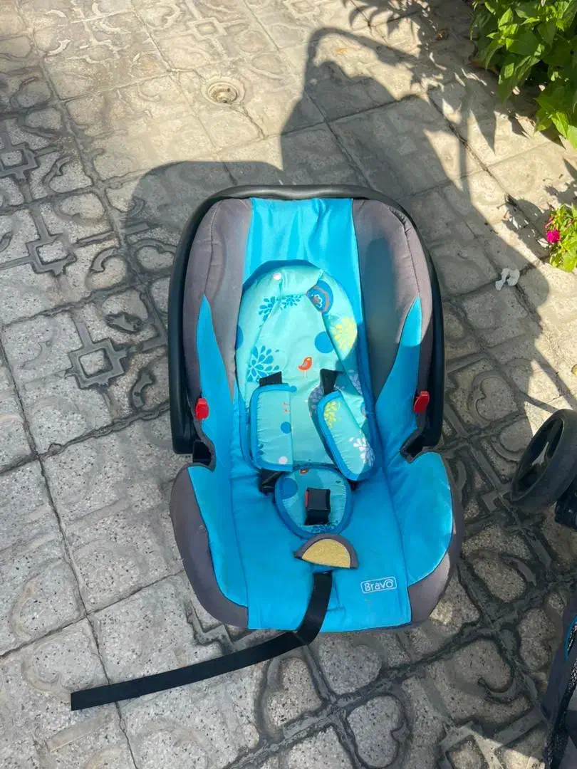 فروش کالسکه وکریر وساک کودک|کالسکه و لوازم جانبی|شیراز, شهرک ایثار|دیوار