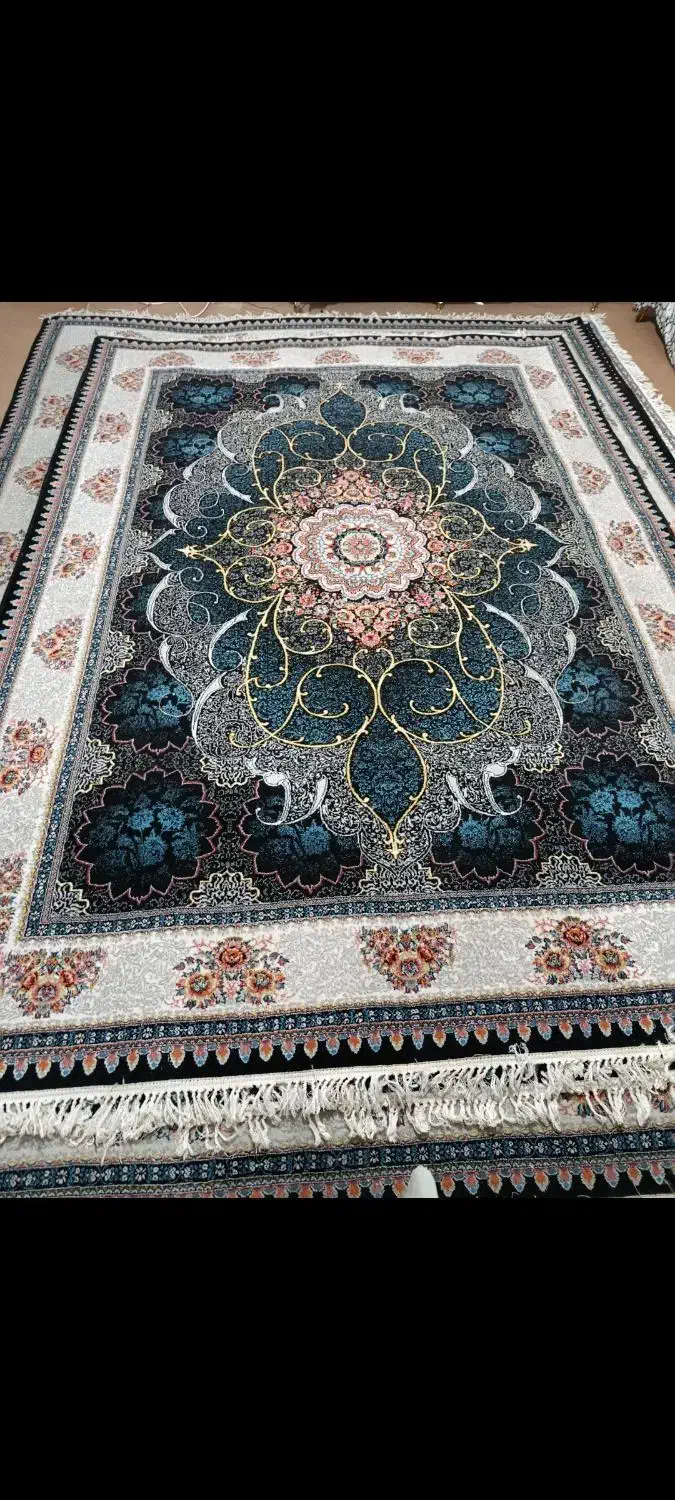 ۴ تا فرش دوتاش ۹متر دوتاش ۱۲متر همش باهم۳۵میلیوون|فرش|بناب, |دیوار