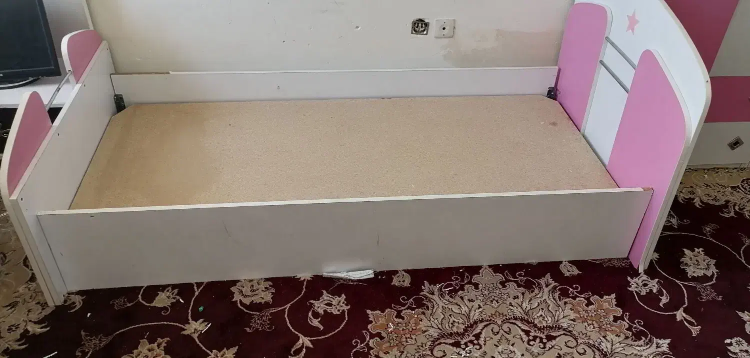 سرویس خواب کودک|تخت و صندلی بچه|یزد, |دیوار