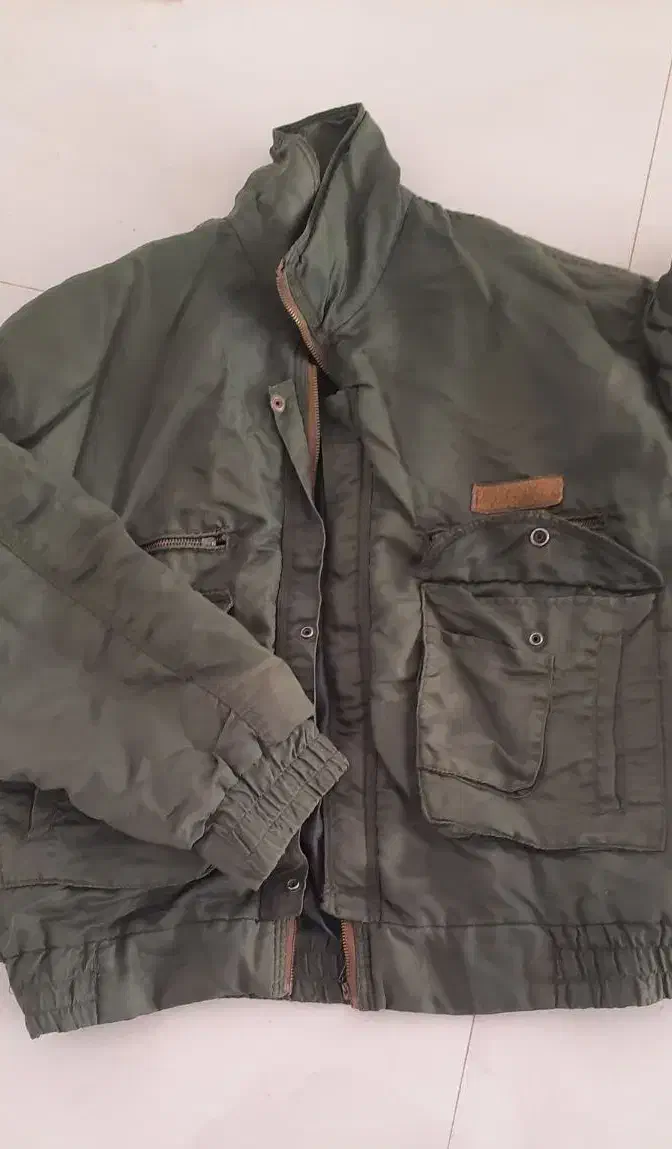 کابشن|لباس|گرمسار, |دیوار