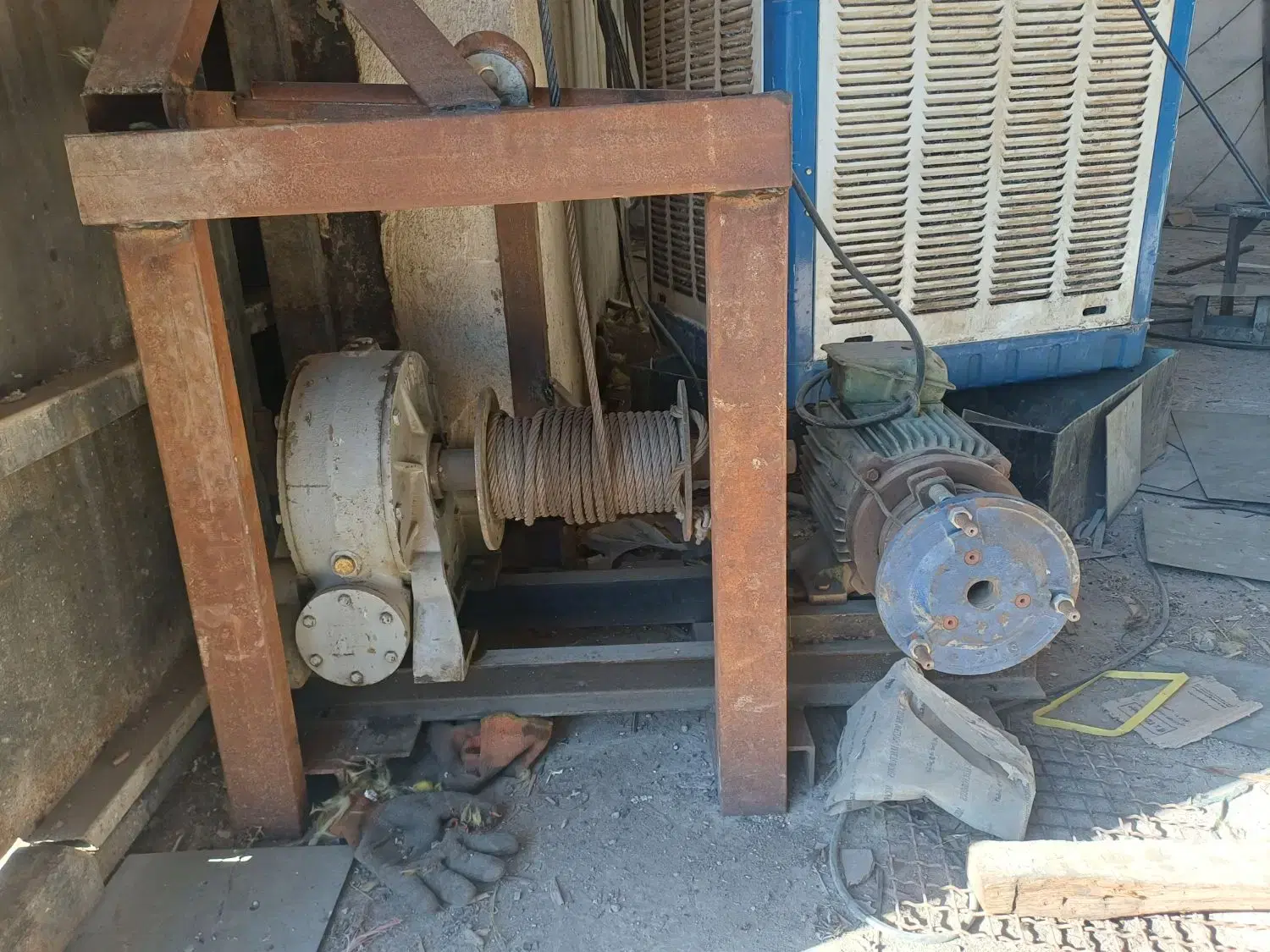 جرسقیل|ابزارآلات|شیراز, کوشک بیدک|دیوار