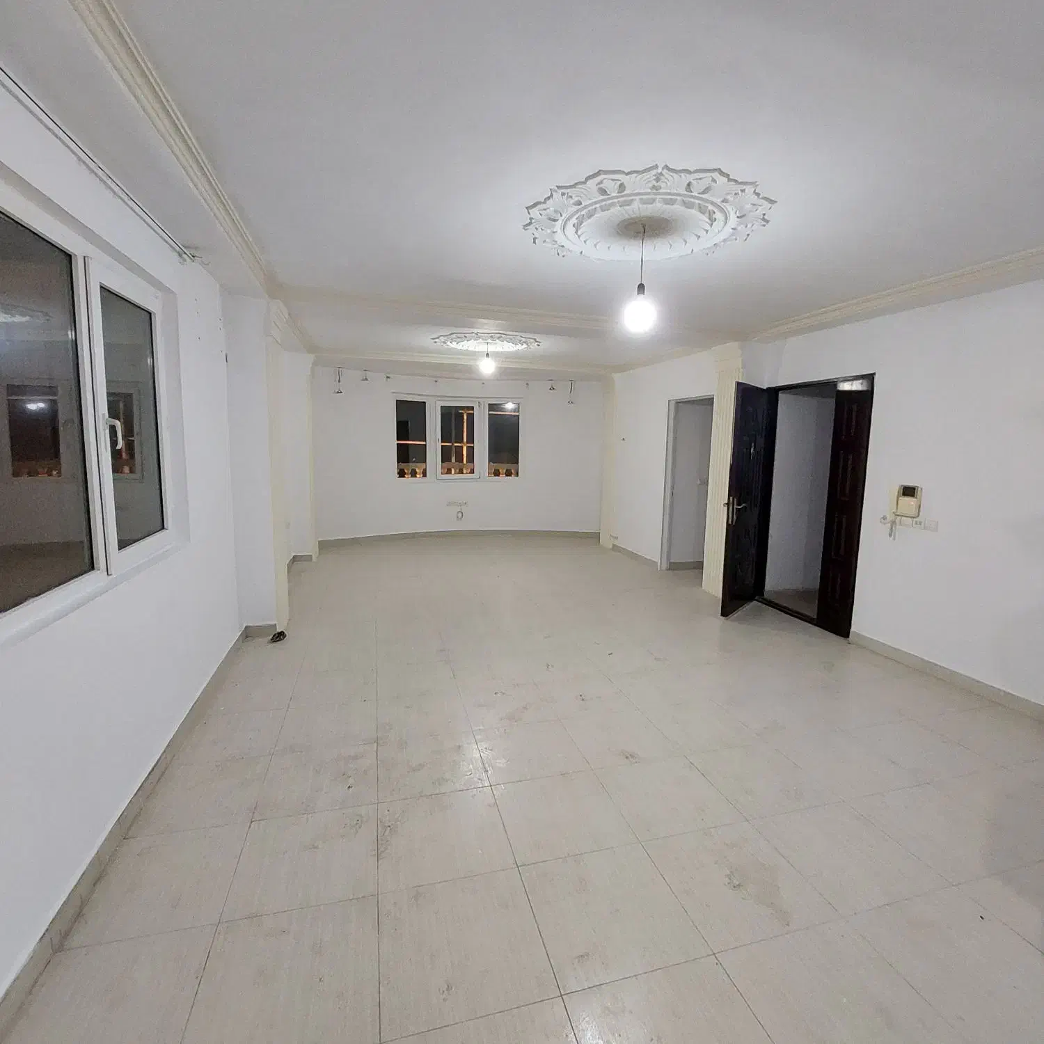 اجاره واحد90متری/آسانسور/پارکینگ اختصاصی/خ قایقور|اجارهٔ آپارتمان|آستارا, |دیوار