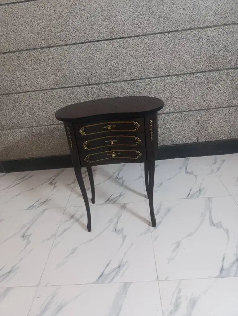 میز کشو دار|میز تلفن|اسلام‌شهر, باغ فیض|دیوار