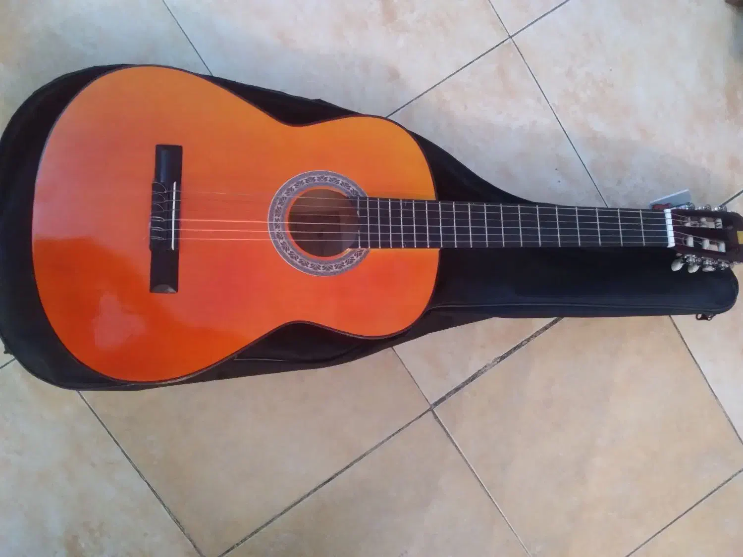 گیتار آکبند بهمراه کیف|گیتار، بیس، امپلیفایر|تهران, امانیه|دیوار